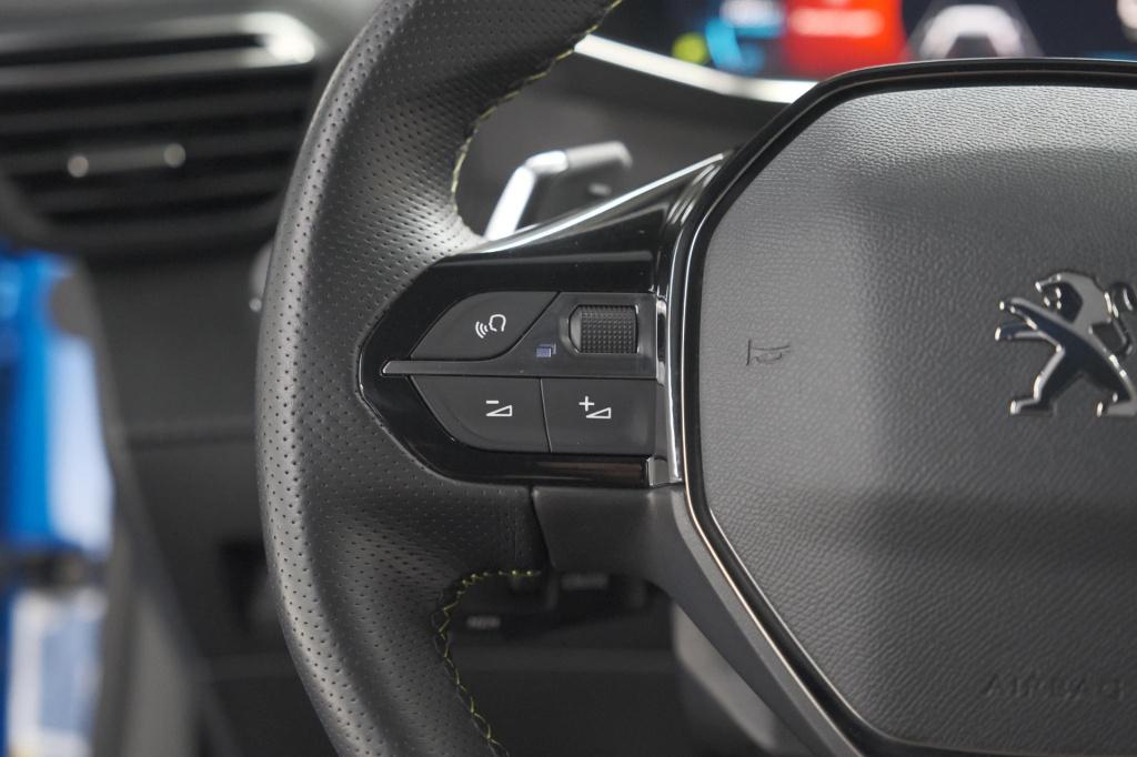 Peugeot 2008 puretech 130 eat8 gt-line | camera | dodehoekdetectie | adapti