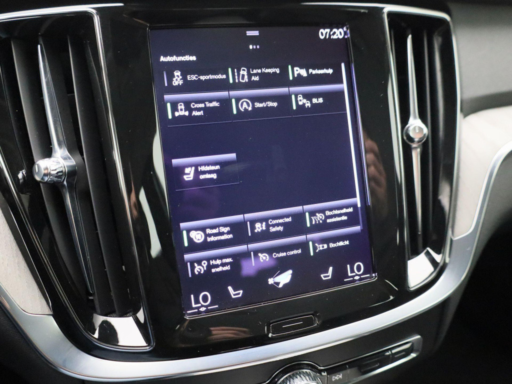 Volvo V60 2.0 b4 inscription | automaat | lmv | virtual cockpit | parkeer s