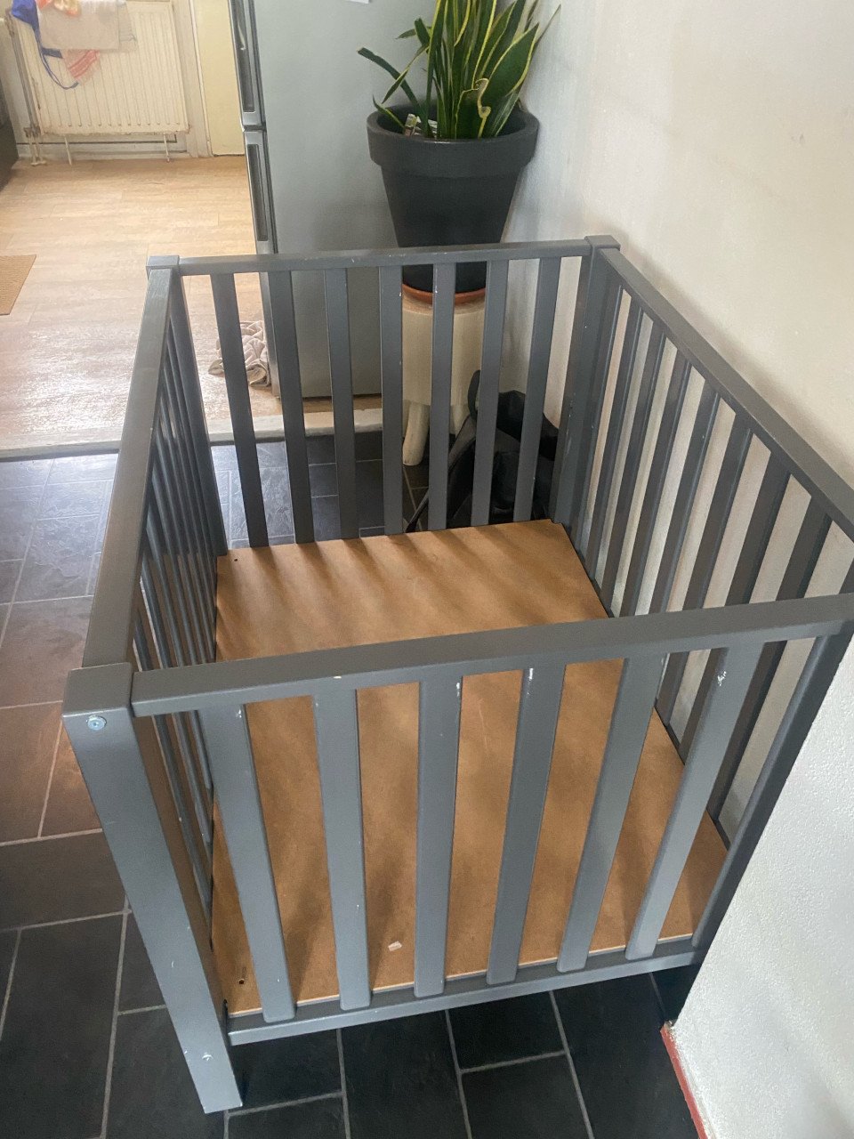 Grijze baby box