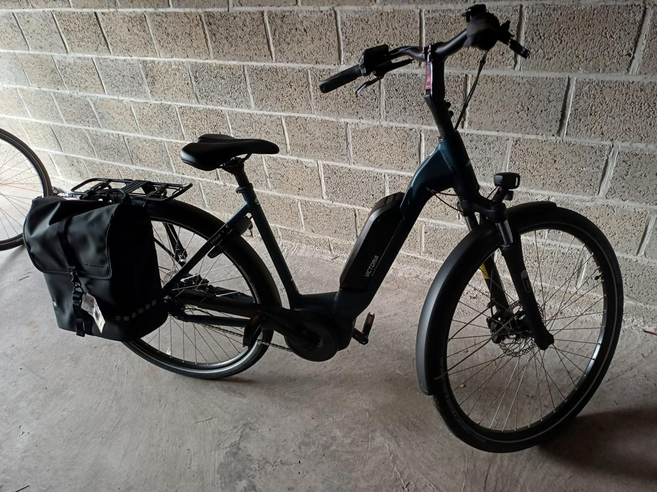 2 Eletrische damesfietsen Victoria Cysalo 7 Maat D52 cm en D44 cm