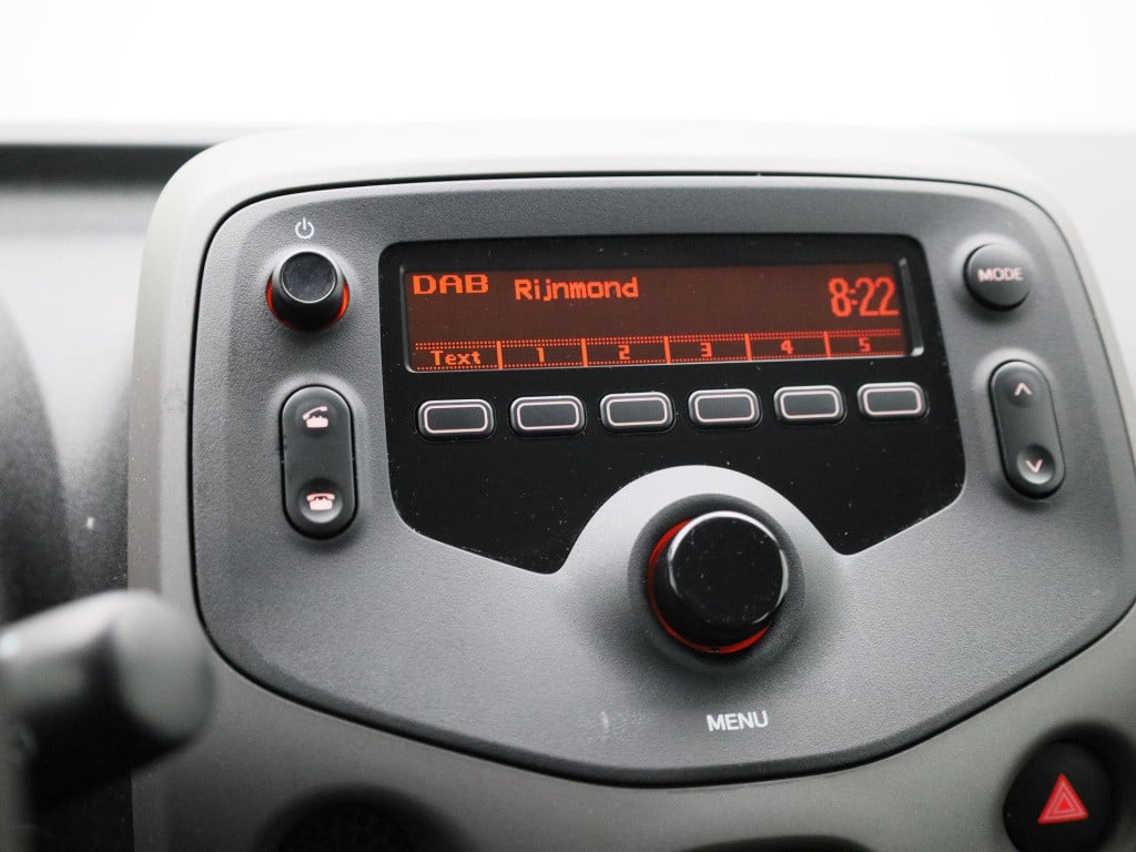 Peugeot 108 1.0 e-vti active | airco | bluetooth | lage km stand