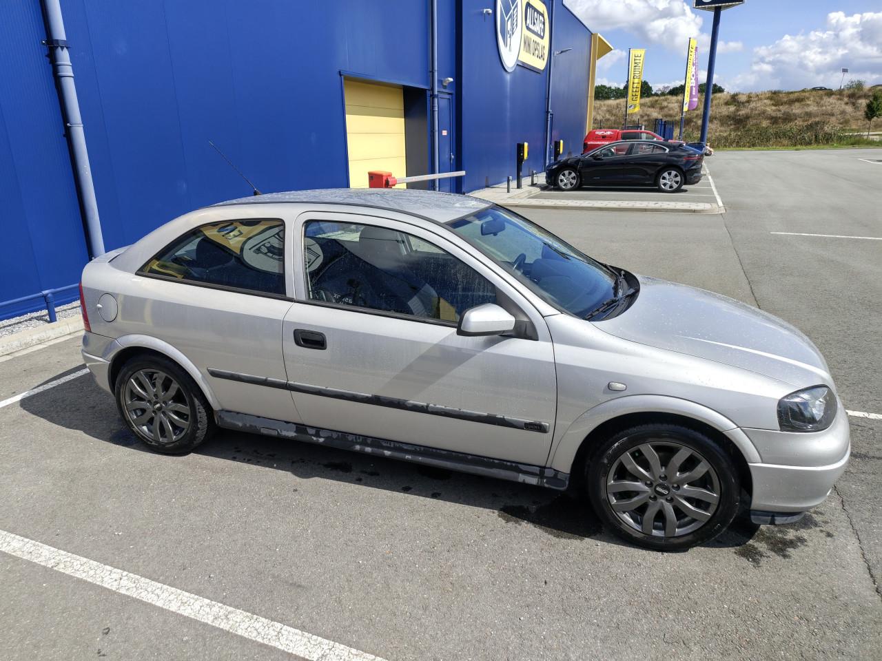 Opel astra 1.8 16v sport edition