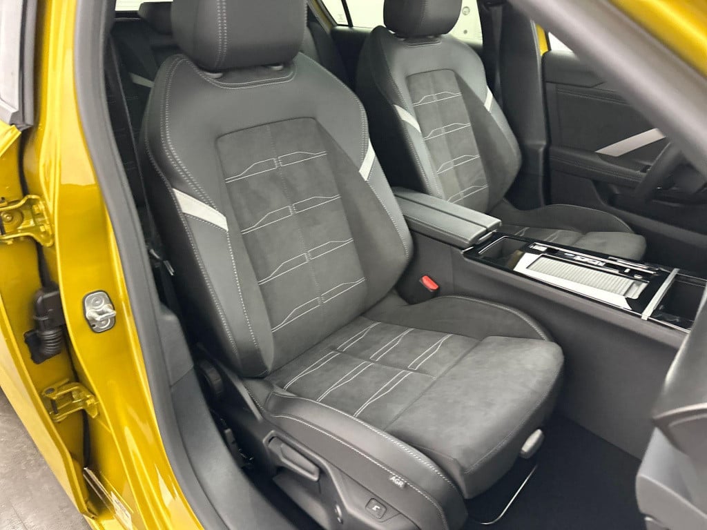 Opel Astra 1.6 turbo plug in hybrid ultimate | voorraadmodel | snel rijden 