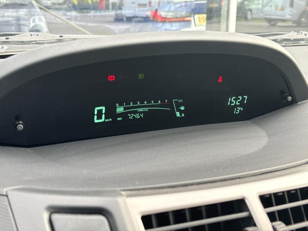 Toyota Yaris 1.3 vvti dynamic | airco | lm velgen