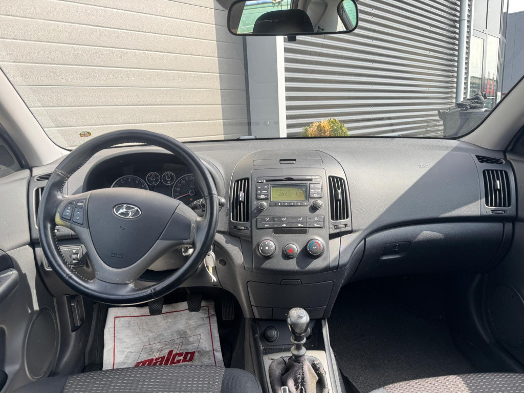Hyundai I 30 1.6i dynamic luxe/156.000/nap/vol jaar apk/airco