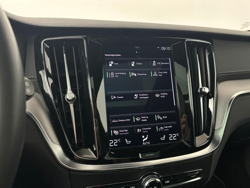 Volvo V60 t8 390pk recharge r-design| pano| 360camera| hud| adap.cruise