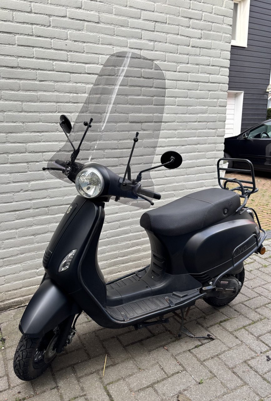 BTC Riva scooter mat zwart