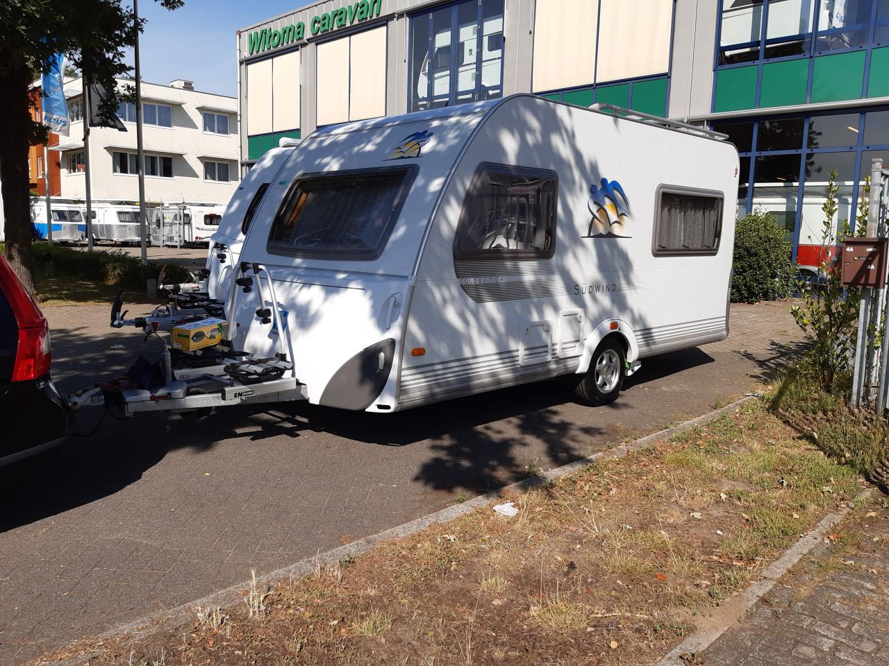Zeer goed onderhouden en complete KNAUS 420QD Sudwind caravan te koop.