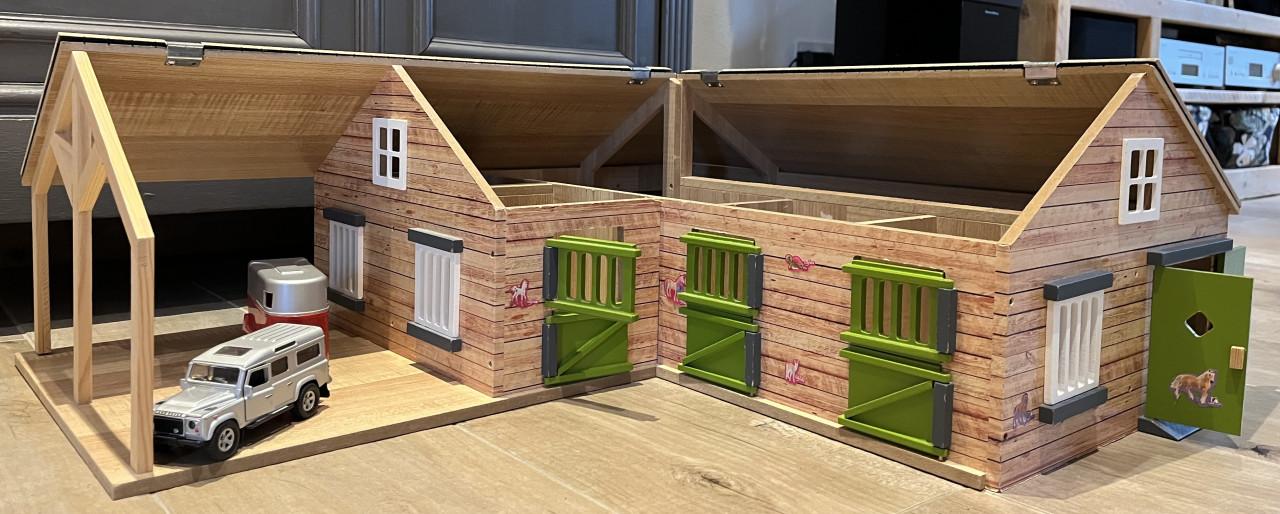 Houten Paardenstal
