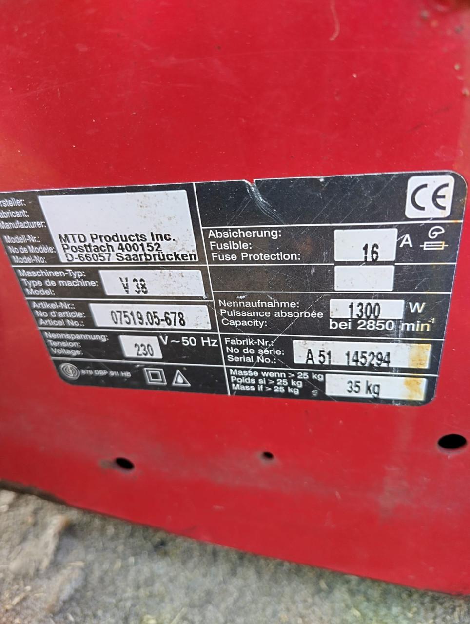 MTD verticuteer machine