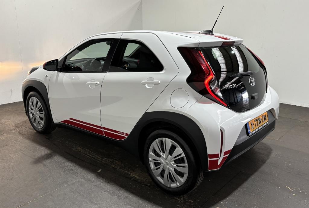 Toyota Aygo x 1.0 vvt-i mt play | camera | apple carplay |