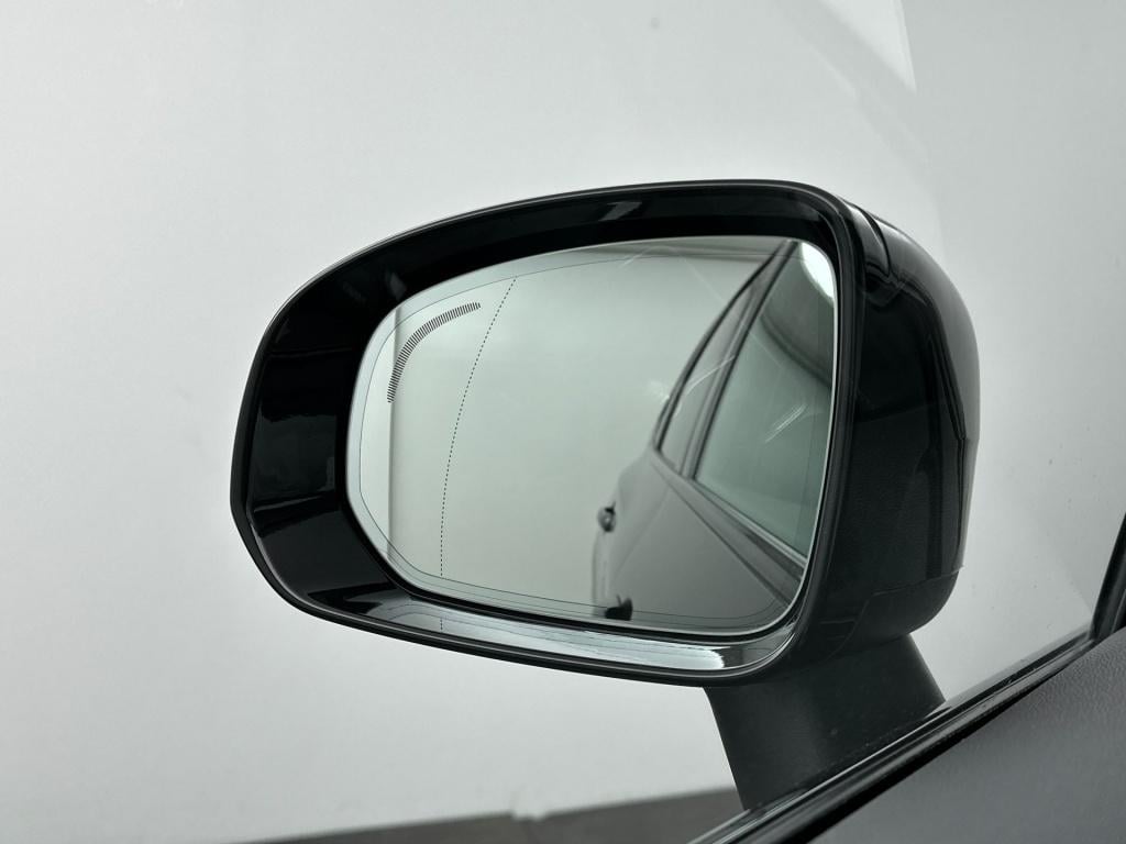 Volvo XC60 t6 398pk recharge ultra dark| pano| luchtvering| hud| 360camera