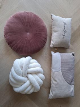 Kussens €8 per stuk