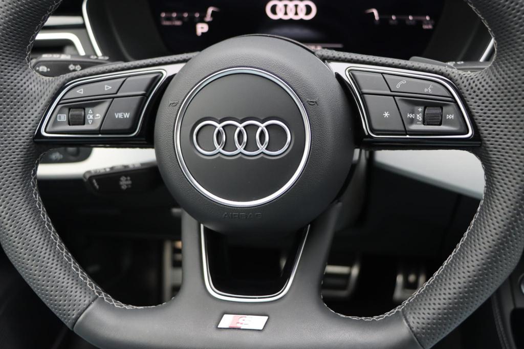 Audi A4 avant 35 tfsi s edition competition 150pk s-tronic