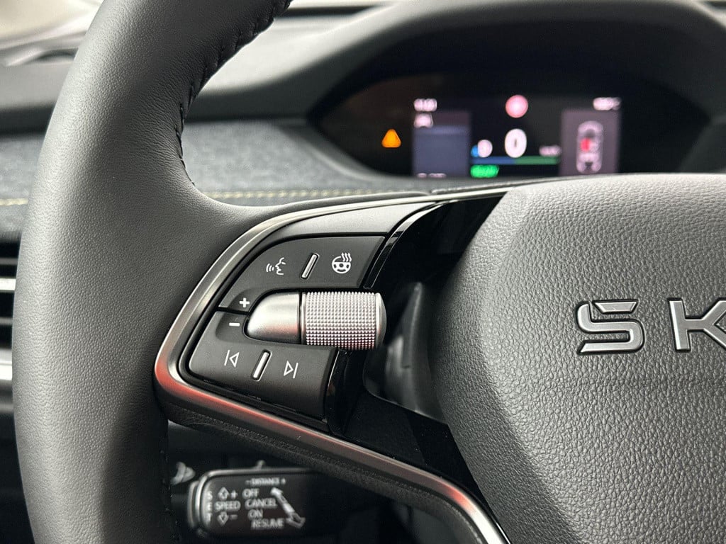 Skoda Elroq business edition tour elektromotor 210 kw / 286 pk
