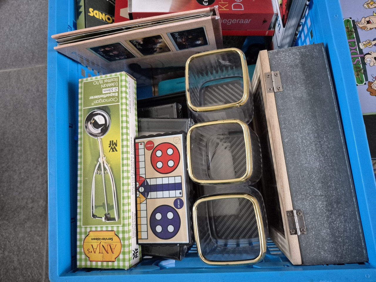 GRATIS Boeken en rommelmarktspullen