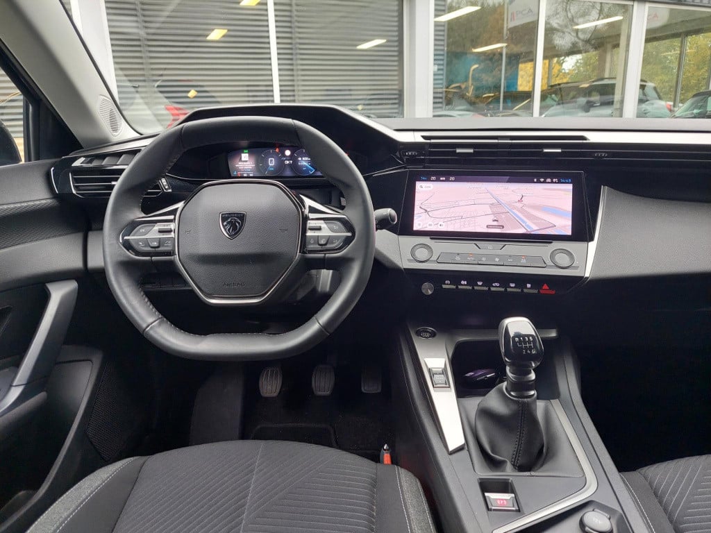 Peugeot 308 110 active pack business nav/clima/park