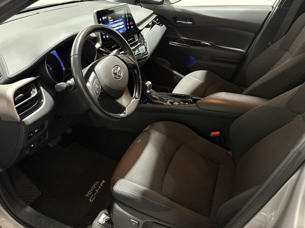 Toyota C-hr 1.8 hybrid dynamic | navi | camera | trekhaak |