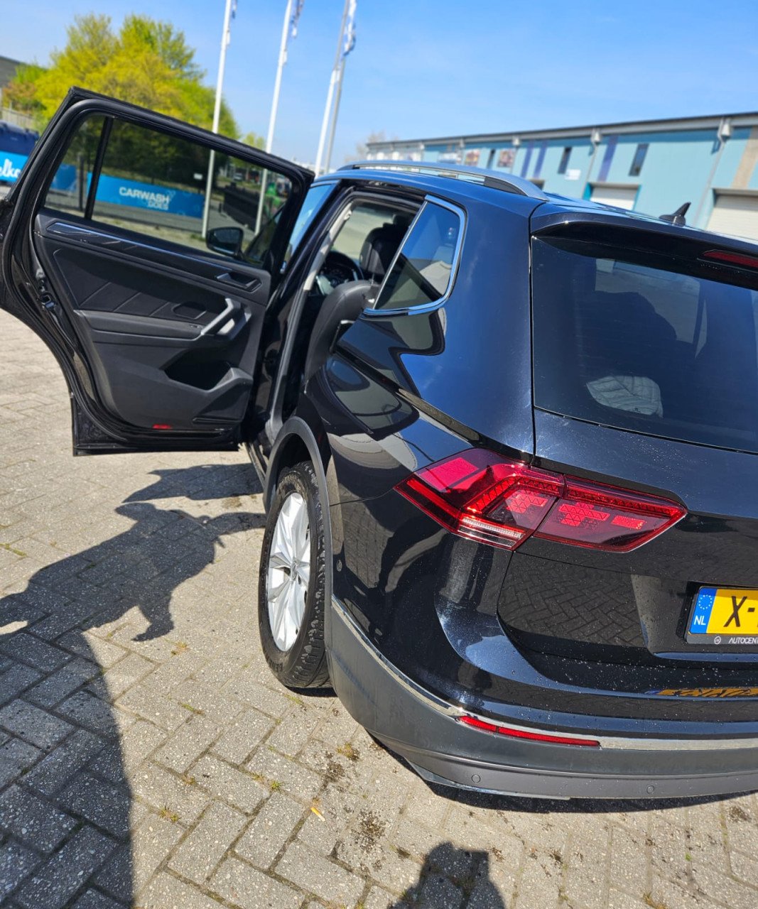 Volkswagen Tiguan 1.4 2018  zwart metallic  met alle opties