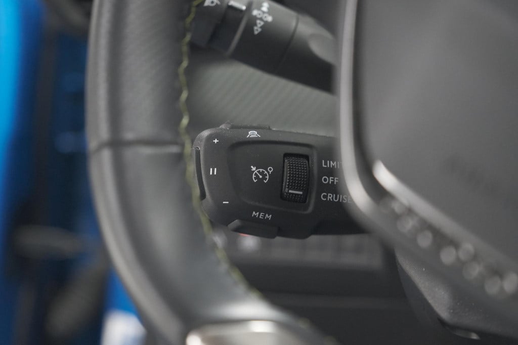 Peugeot E-2008 ev gt 50 kwh | 3 fase | trekhaak | panoramadak | adaptieve c