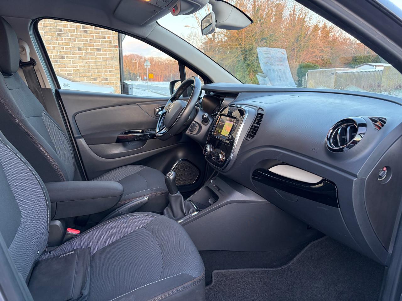 Renault Captur 0.9 TCe Dynamique Airco Navi Keyless CCT Trekhaak