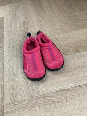 Waterschoenen maat 25