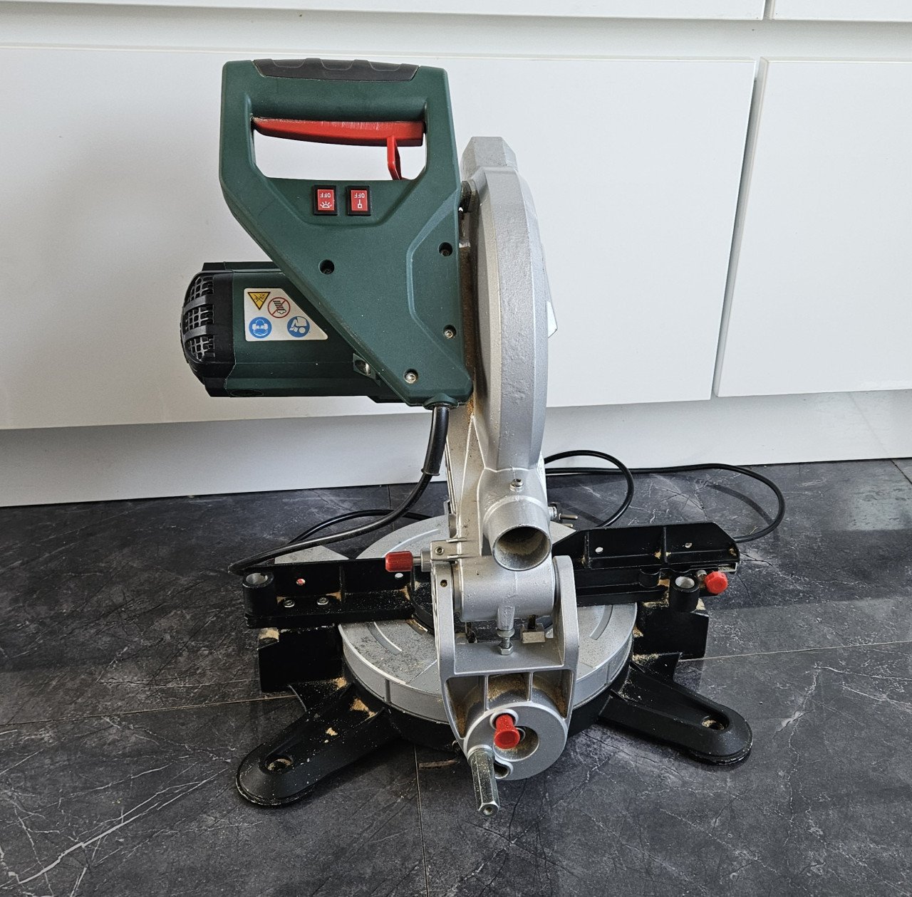 Metabo KS 216 M Lasercut Afkortzaag – 216 mm
