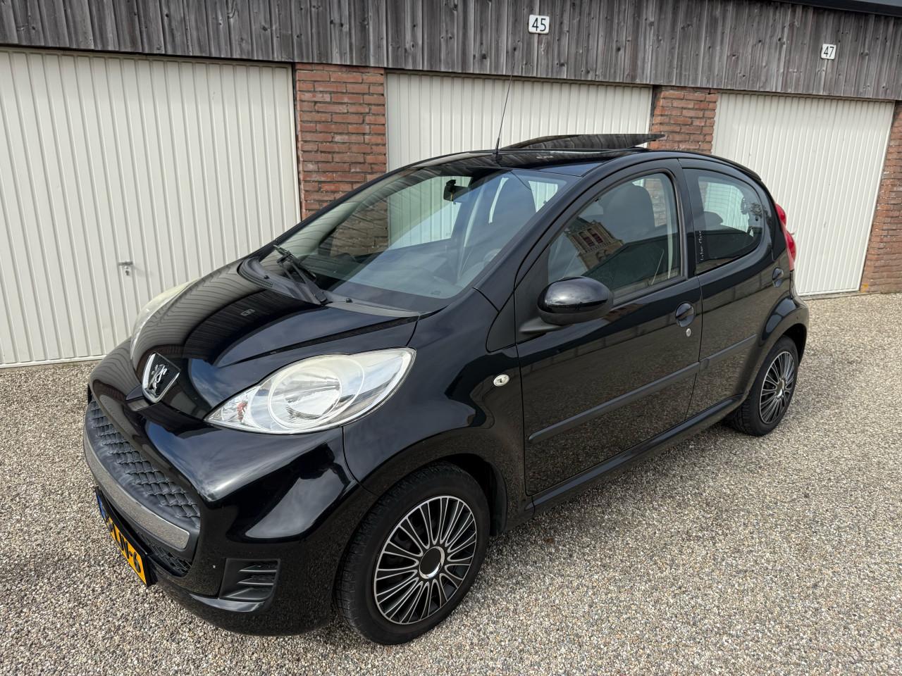 Nette Peugeot 107 1.0 5DR 2010 Open dakje, Airco, Carplay!