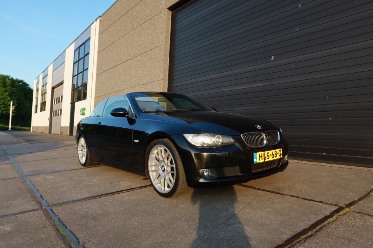 BMW 325i Cabriolet high executive 145DKM 2007
