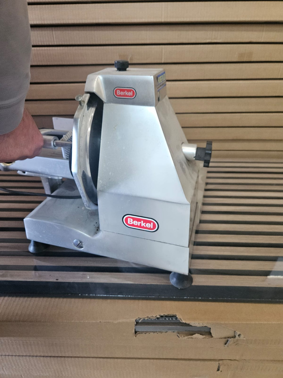 SNIJMACHINE  BERKEL TC 250 PLUS