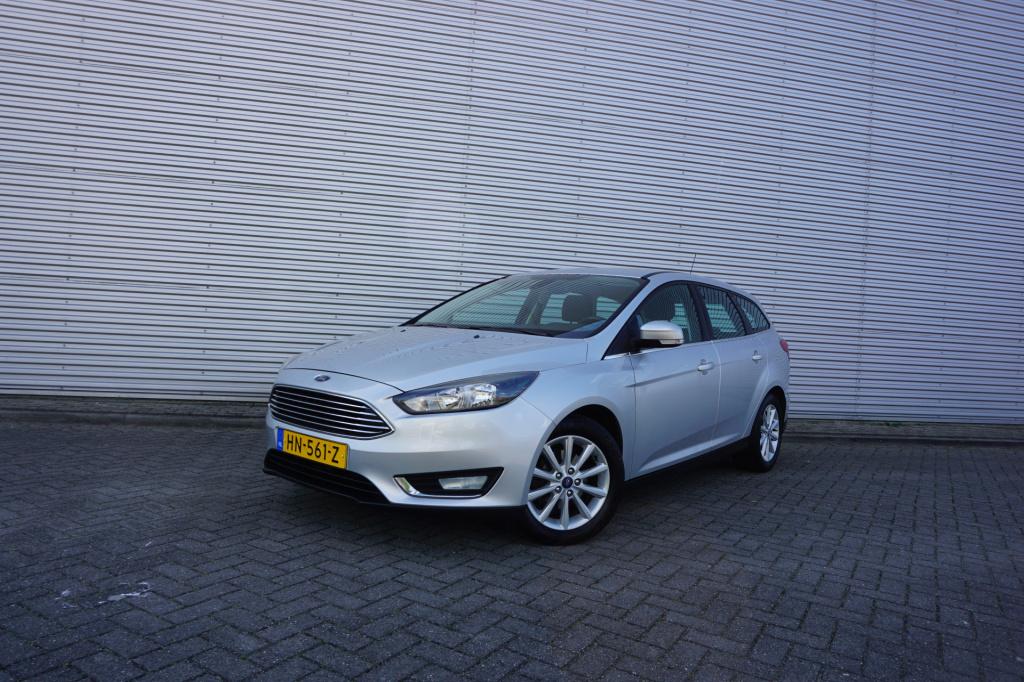 Ford Focus wagon 1.0 titanium edition climate / navi / cruise / parkeers. /