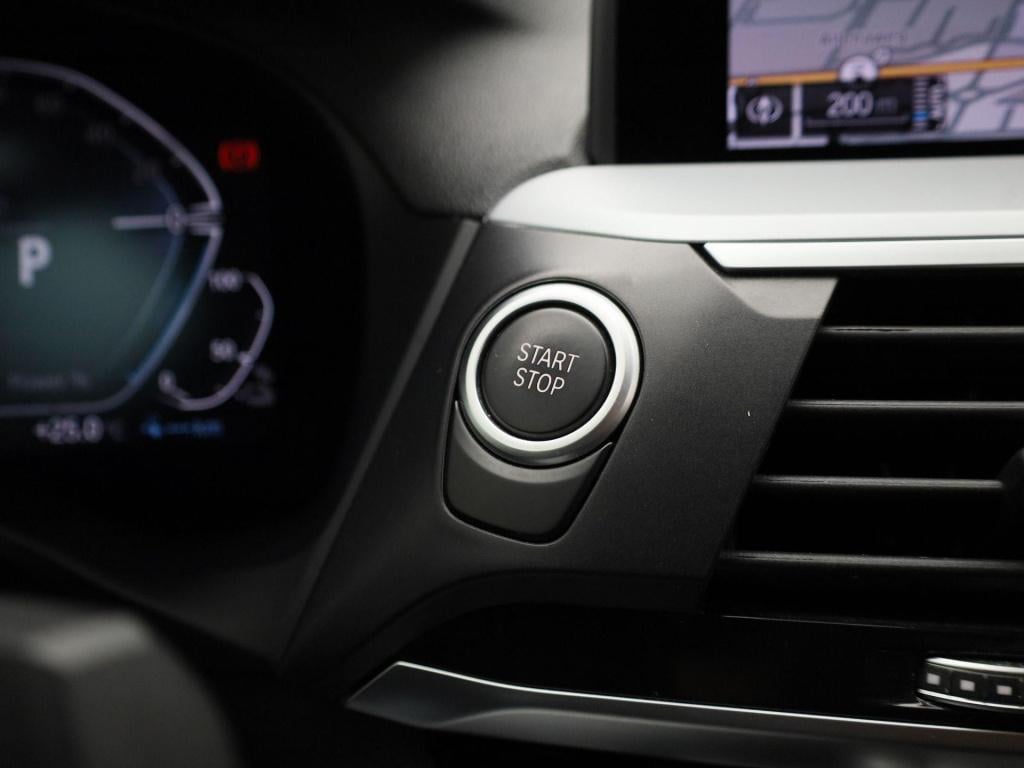 BMW X3 xdrive30e | automaat | climate control | virtual cockpit | apple car