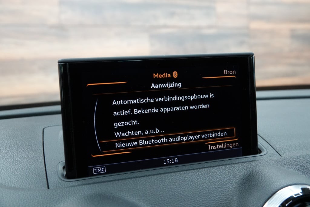 Audi A3 limousine 1.8 tfsi | panorama | leder | camera | pdc |