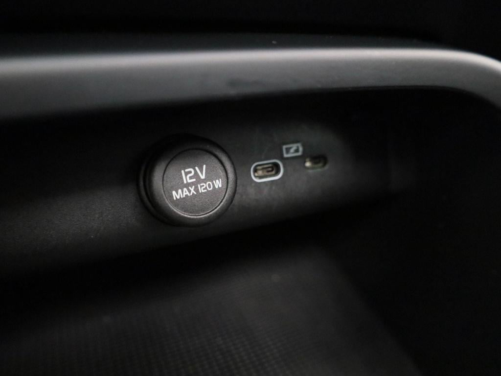 Volvo XC40 recharge p8 awd | automaat | panoramadak | apple carplay / andro