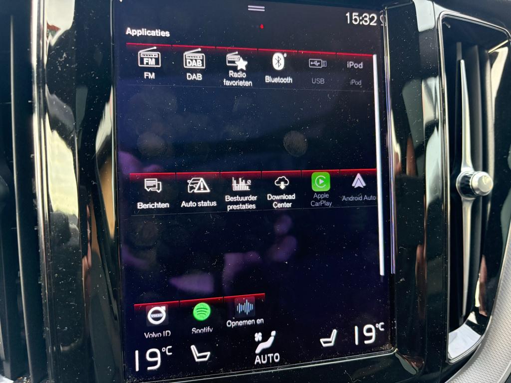 Volvo XC60 2.0 b4 r-design