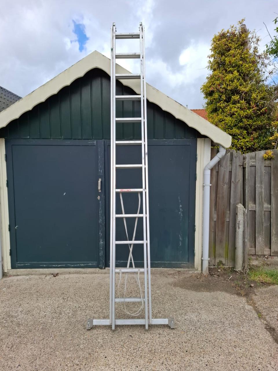 Aluminium ladder
