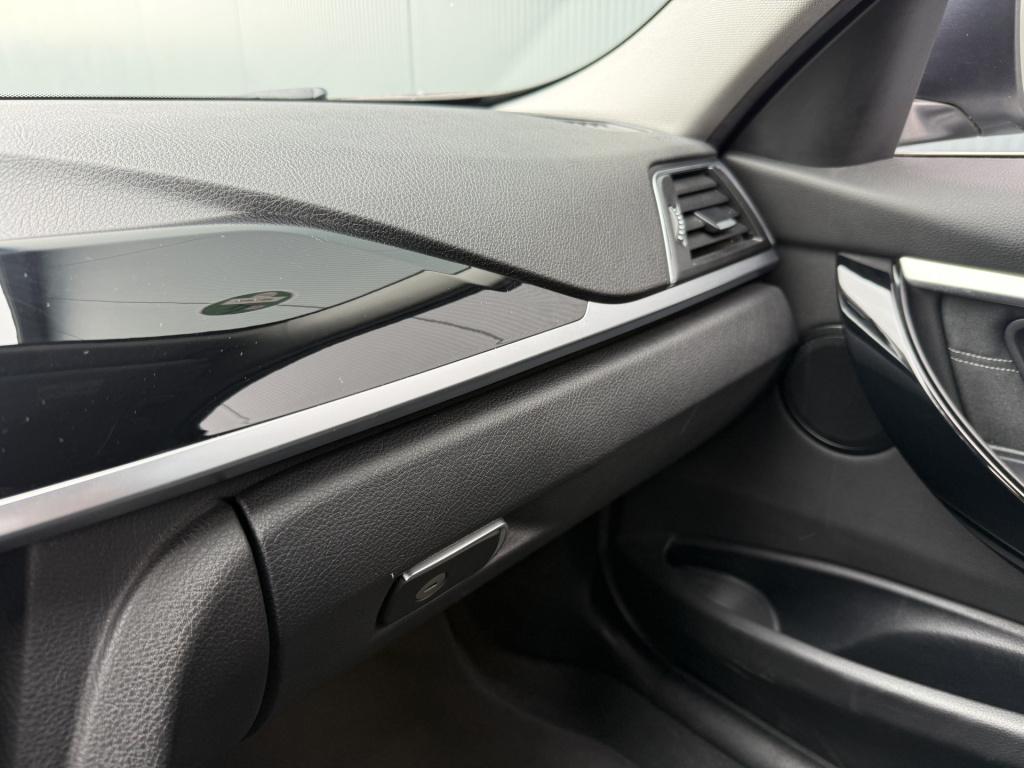 BMW 3-serie 318i automaat executive sportline sedan