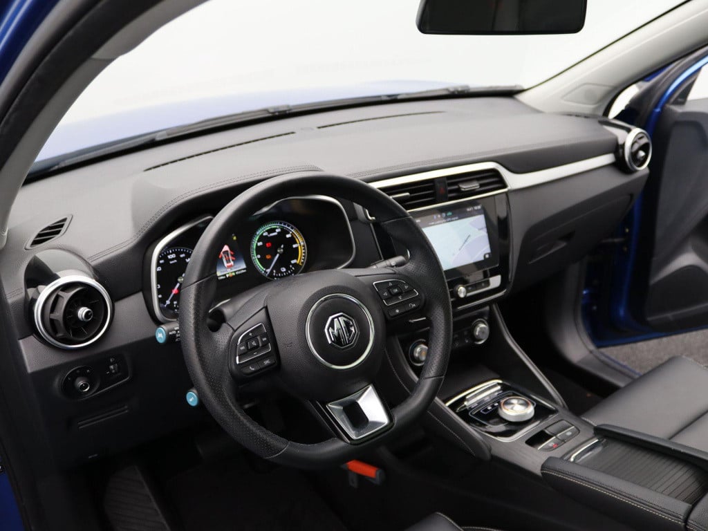 MG Zs-ev mg luxury 45 kwh | automaat | panorama dak | leder | navigatie | a