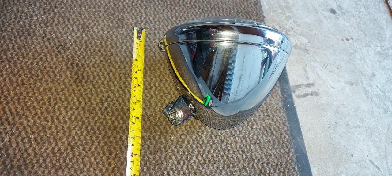 Koplamp reflector is mat. kan op alle motoren.
