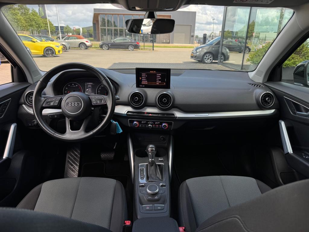 Audi Q2 30 tfsi design * camera * carplay * clima