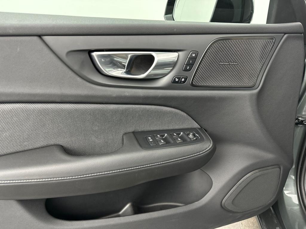 Volvo V60 t8 455pk recharge ultra dark| adap.cruise| pano| trekhaak| 360cam