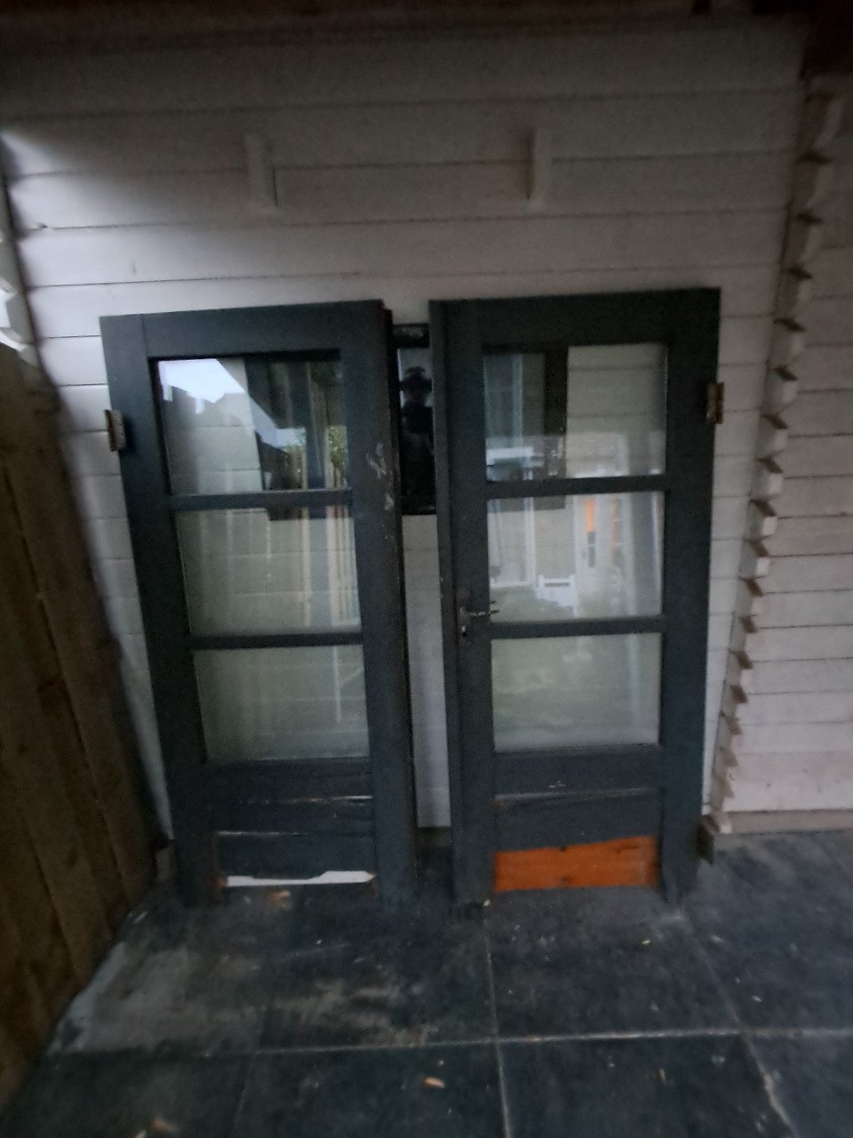 Twee dubbelglas ramen circa 54 x 122