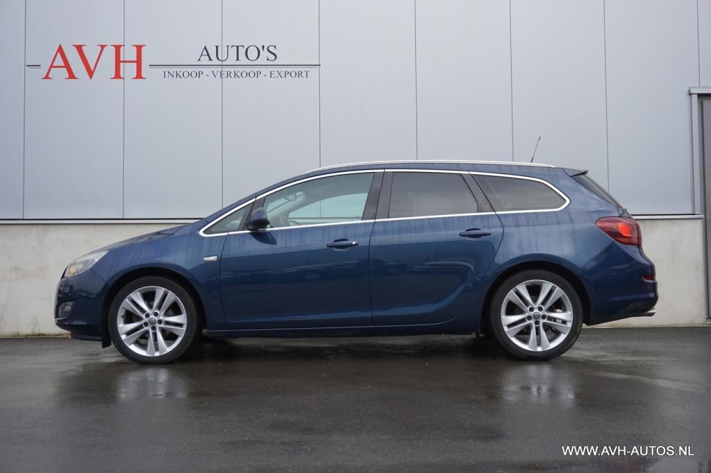 Opel Astra sports tourer 1.4 turbo sport