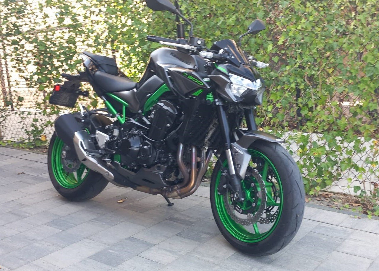 Kawasaki Z900 ABS  bj mei 2023 km stand is nu 2650km  prijs 9999,-