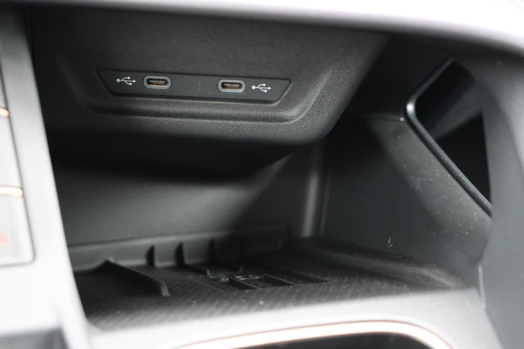 Cupra Terramar 1.5 tsi e-hybrid business 204pk dsg6