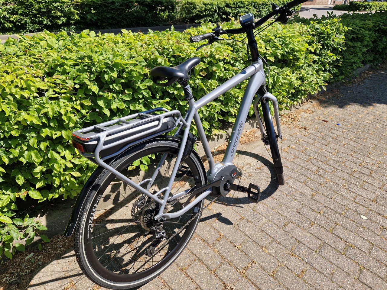 Schitterende Cannondale elektrische heren fiets met Bosch middenmotor