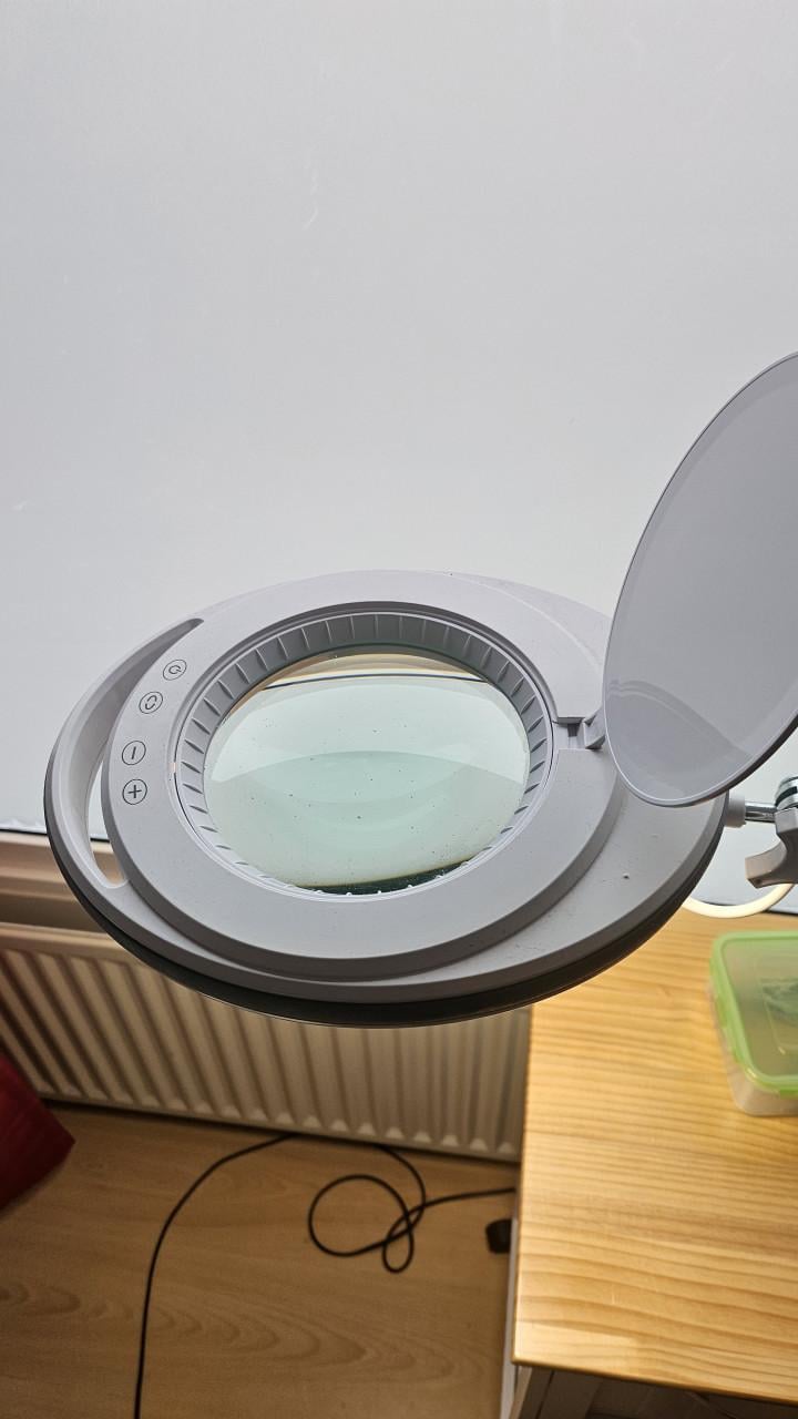 PEDICURE STOEL + LOUP LAMP