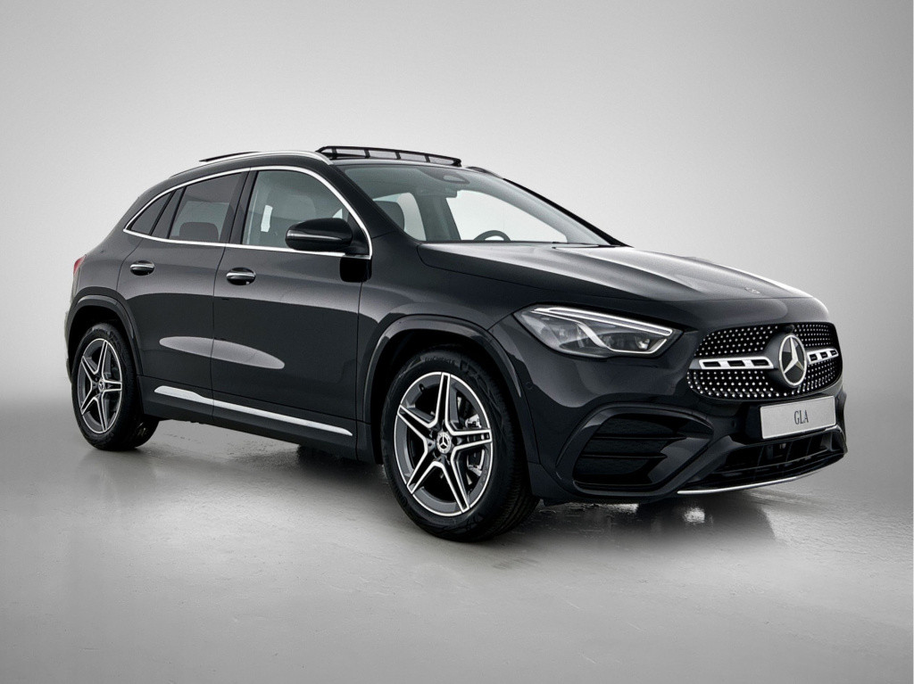 Mercedes-Benz Gla-klasse 180 business solution amg | trekhaak | parkeerpakk