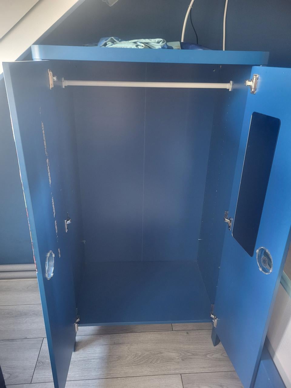 Gratis ophalen kinder kledingkasten