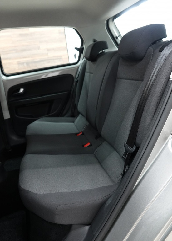 Volkswagen UP! 1.0 move up! | pdc | airco | automaat |